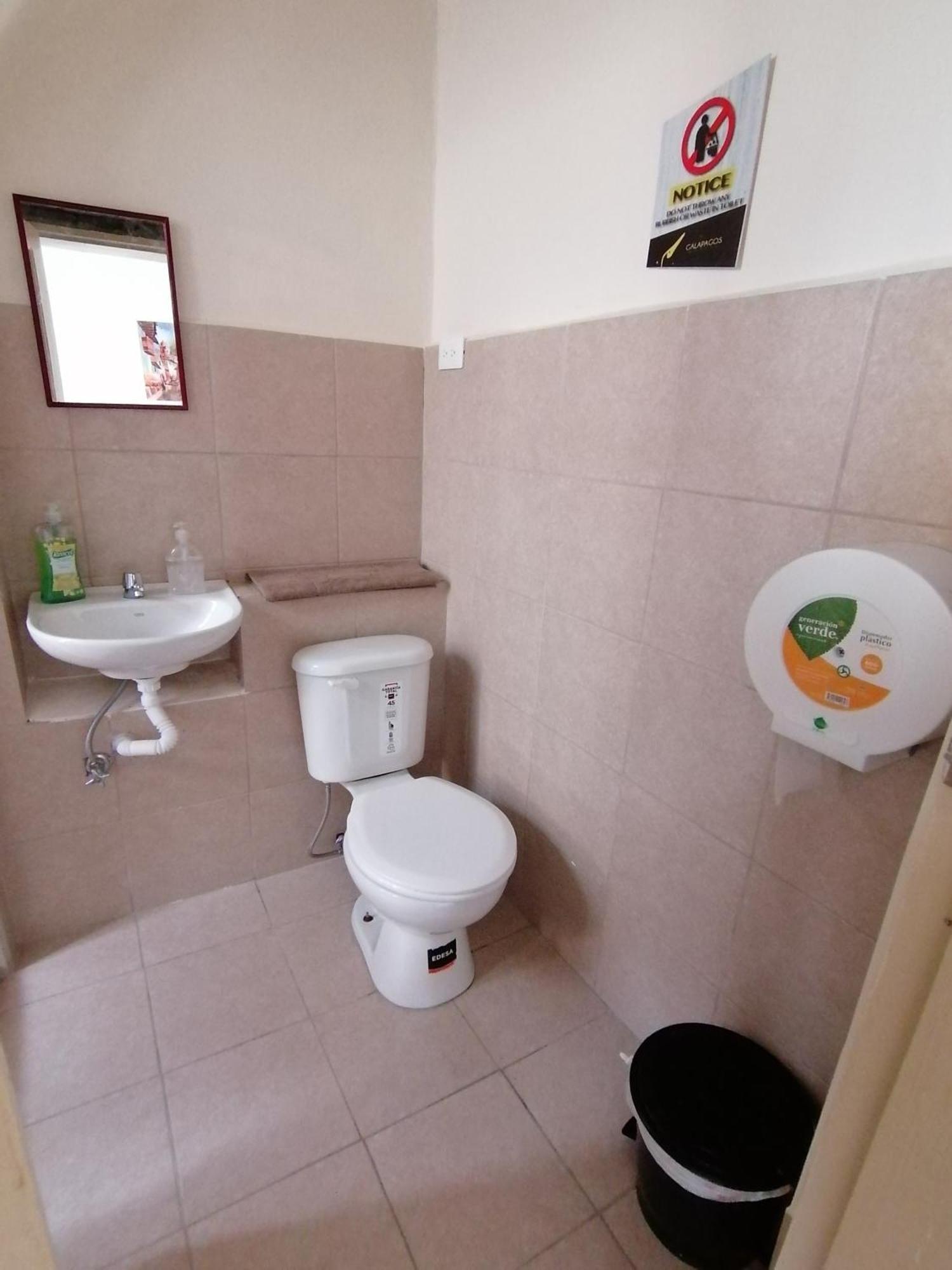 Galapagos Natural Life Hostel Quito Zewnętrze zdjęcie