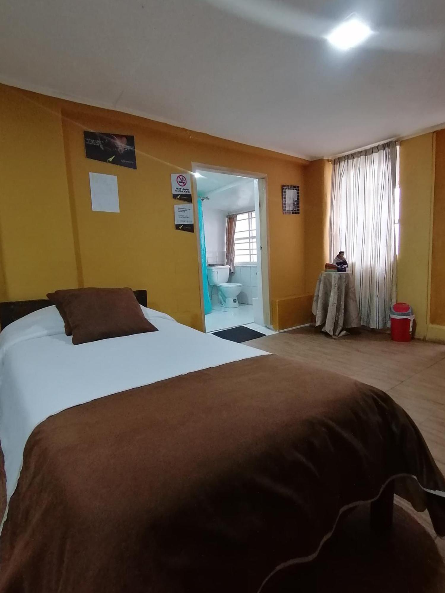 Galapagos Natural Life Hostel Quito Zewnętrze zdjęcie